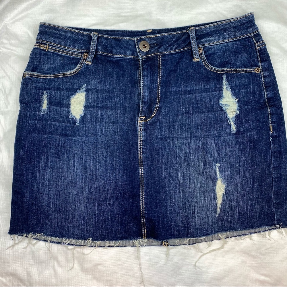 Juniors Size 9 Distressed Midi Skirt